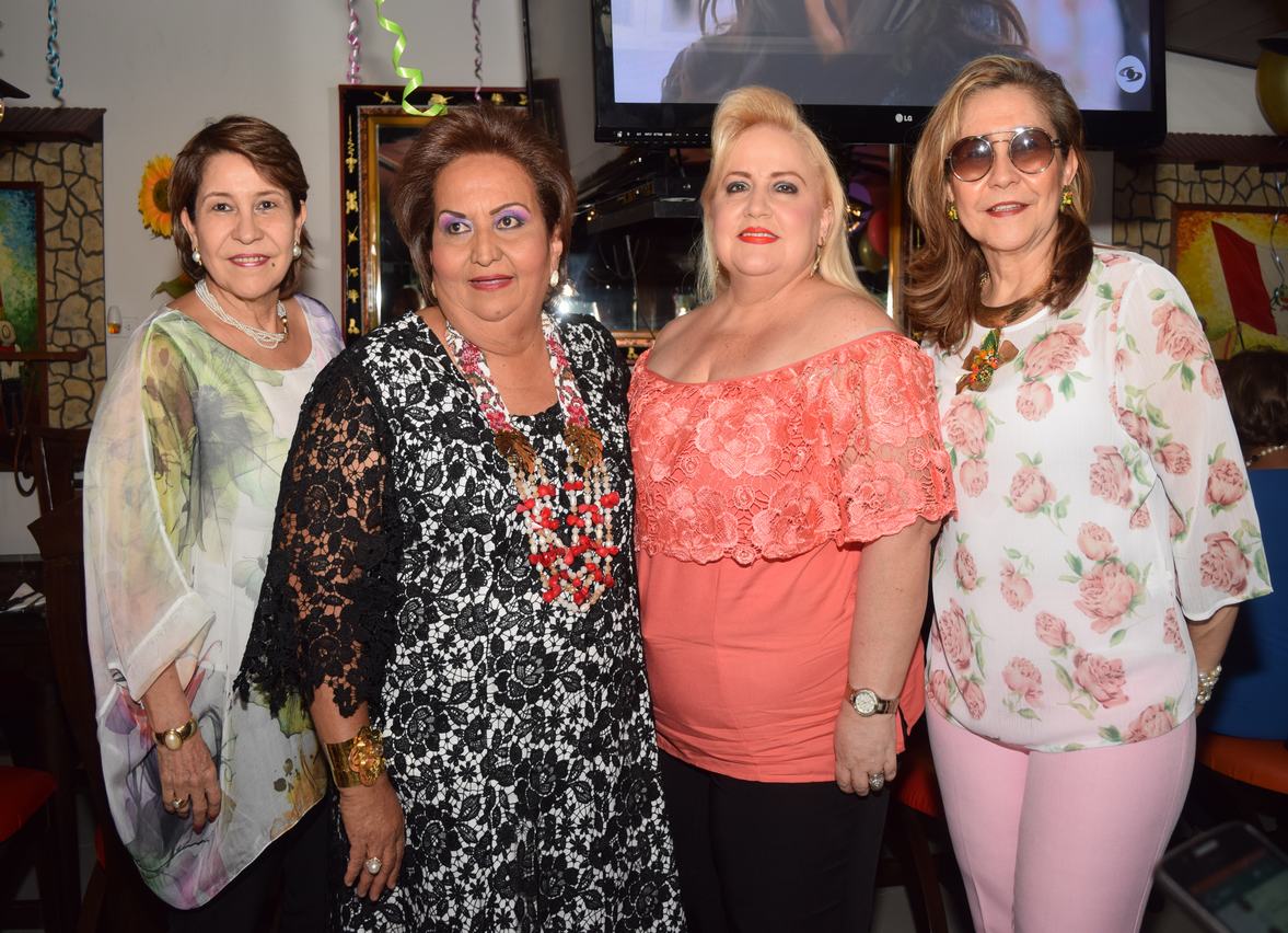 Patricia Castañeda, Esperanza Rivera de Zamora, Chachita Moncaleano y Rosalba Castañeda.